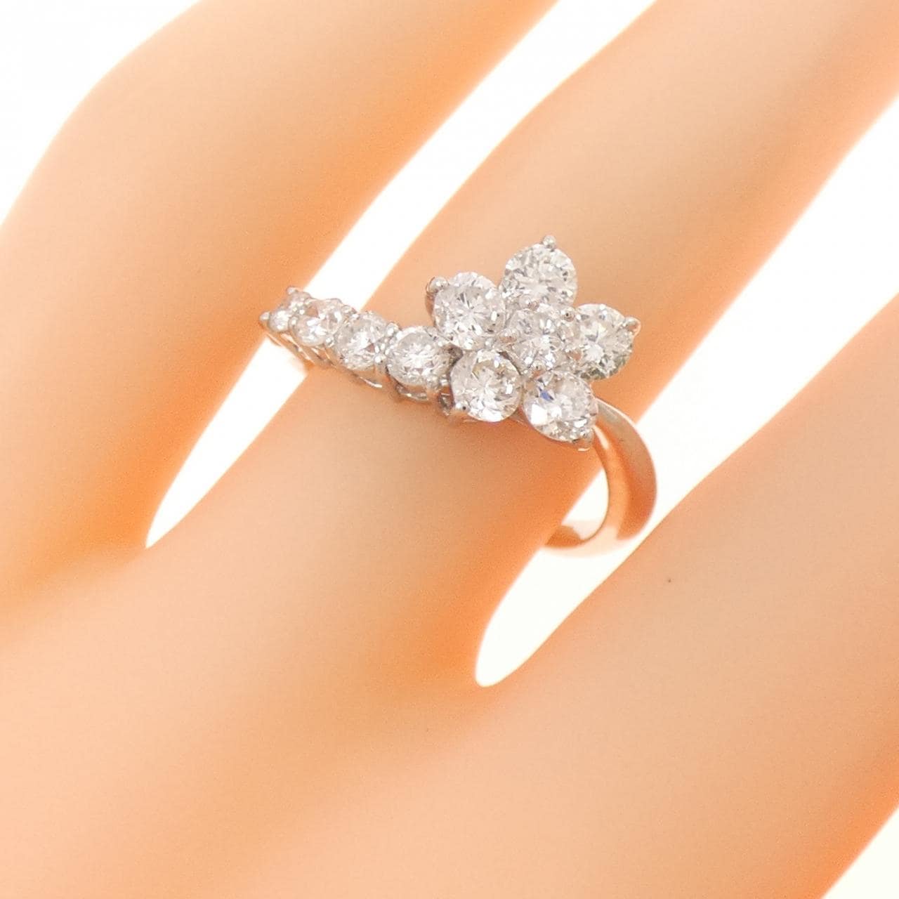 PT900 フラワー ダイヤモンド リング 1.0CT