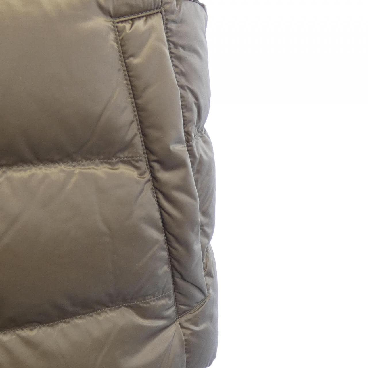 プラダ PRADA トライアングルロゴ 290546 R152 1DAB ダウンベスト