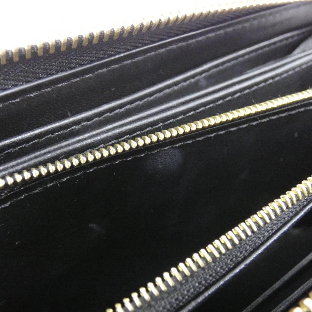 LOUIS VUITTON Mahina拉链钱包 M82645 钱包