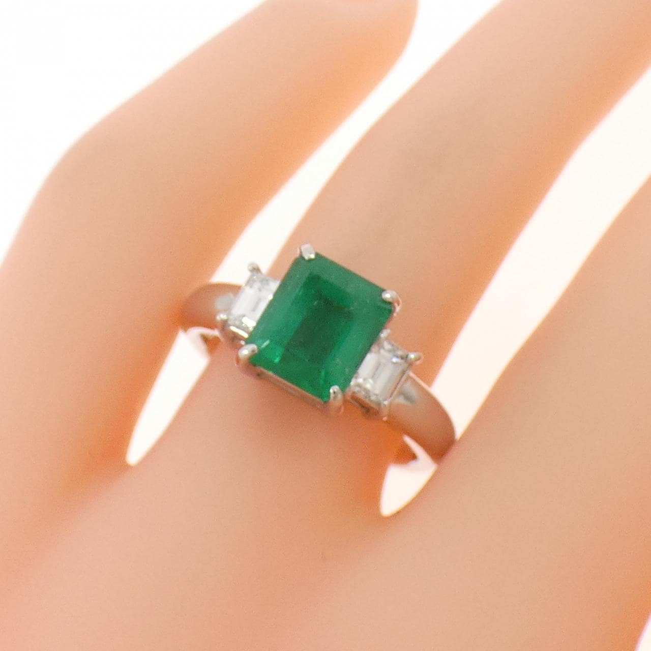 PT900 エメラルド リング 2.00CT