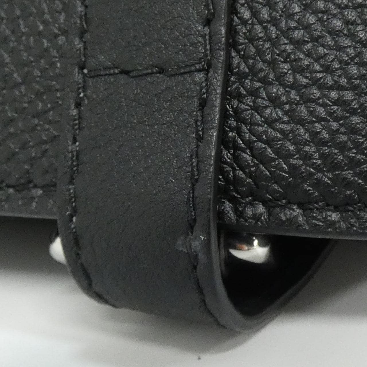 ロエベ ミリタリー メッセンジャー B553A72X22 ショルダーバッグ