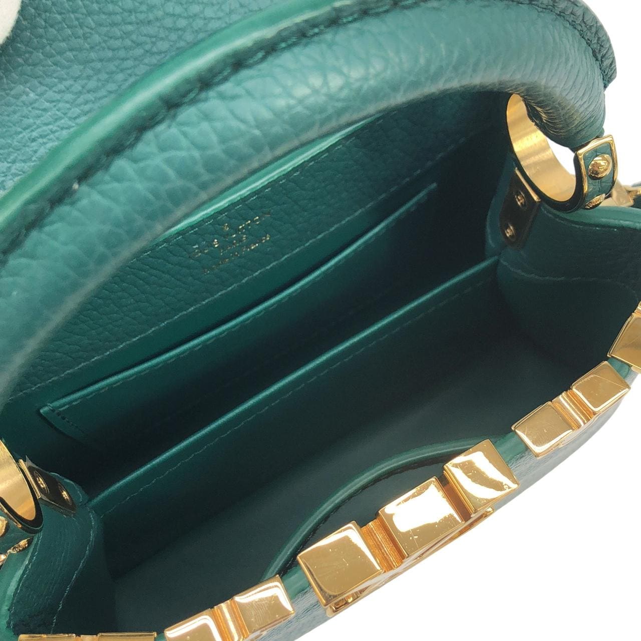 ルイヴィトン カプシーヌ MINI M23766 バッグ