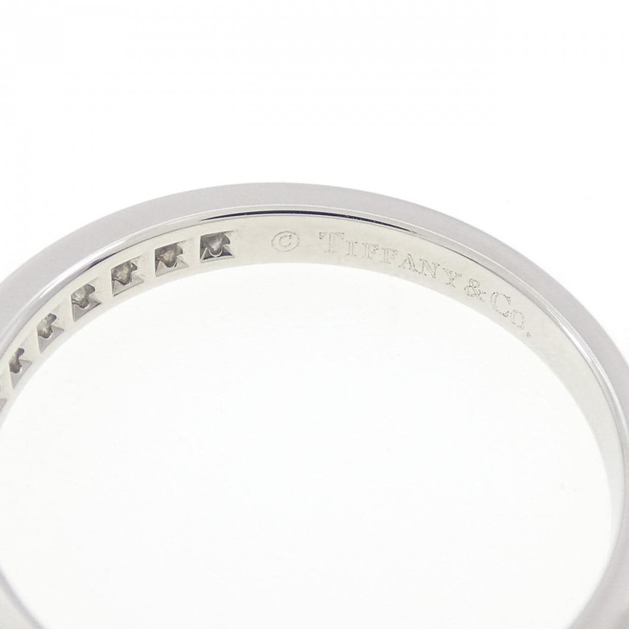 ティファニー ハーフサークル チャネルセッティング リング