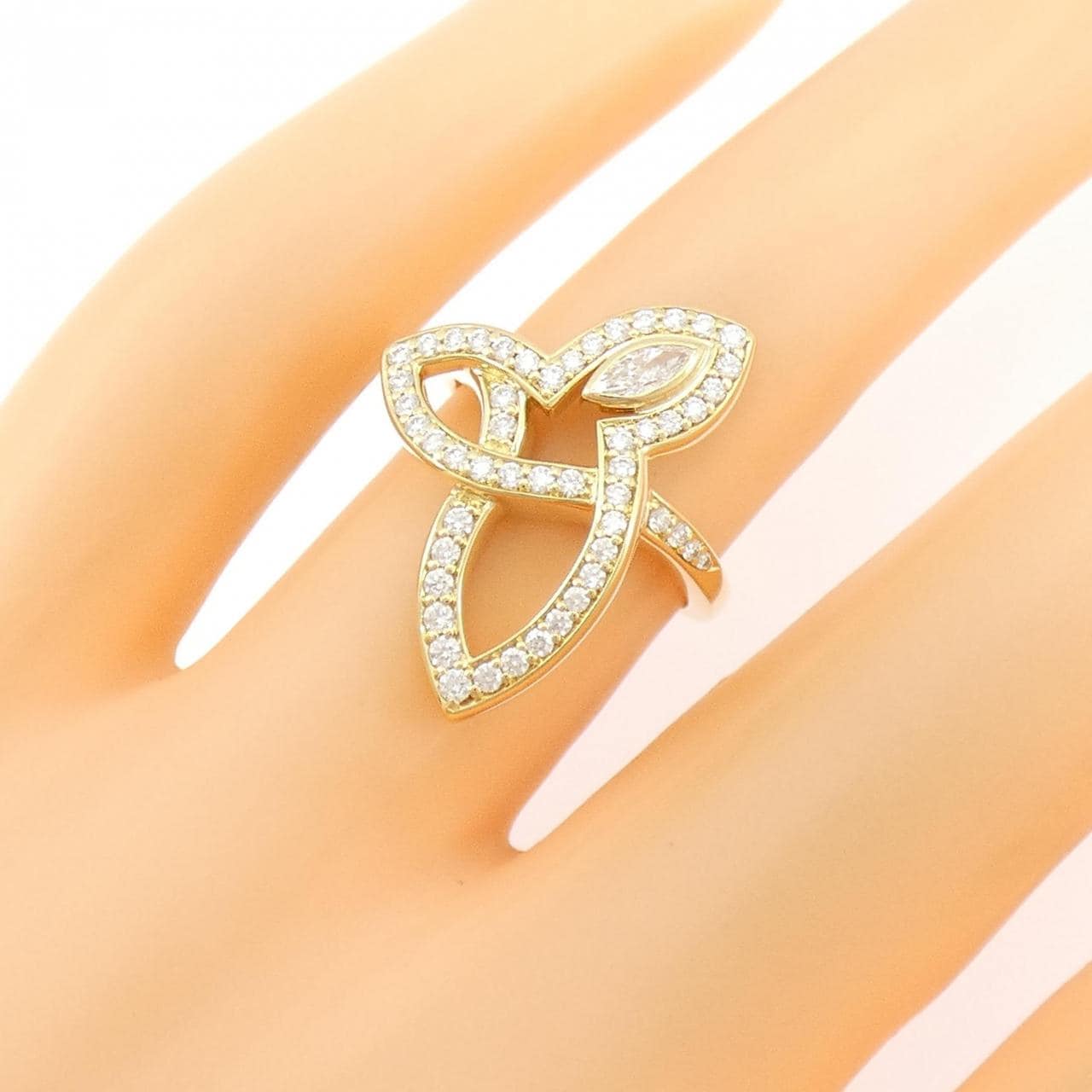 ハリーウィンストン リリークラスター リング