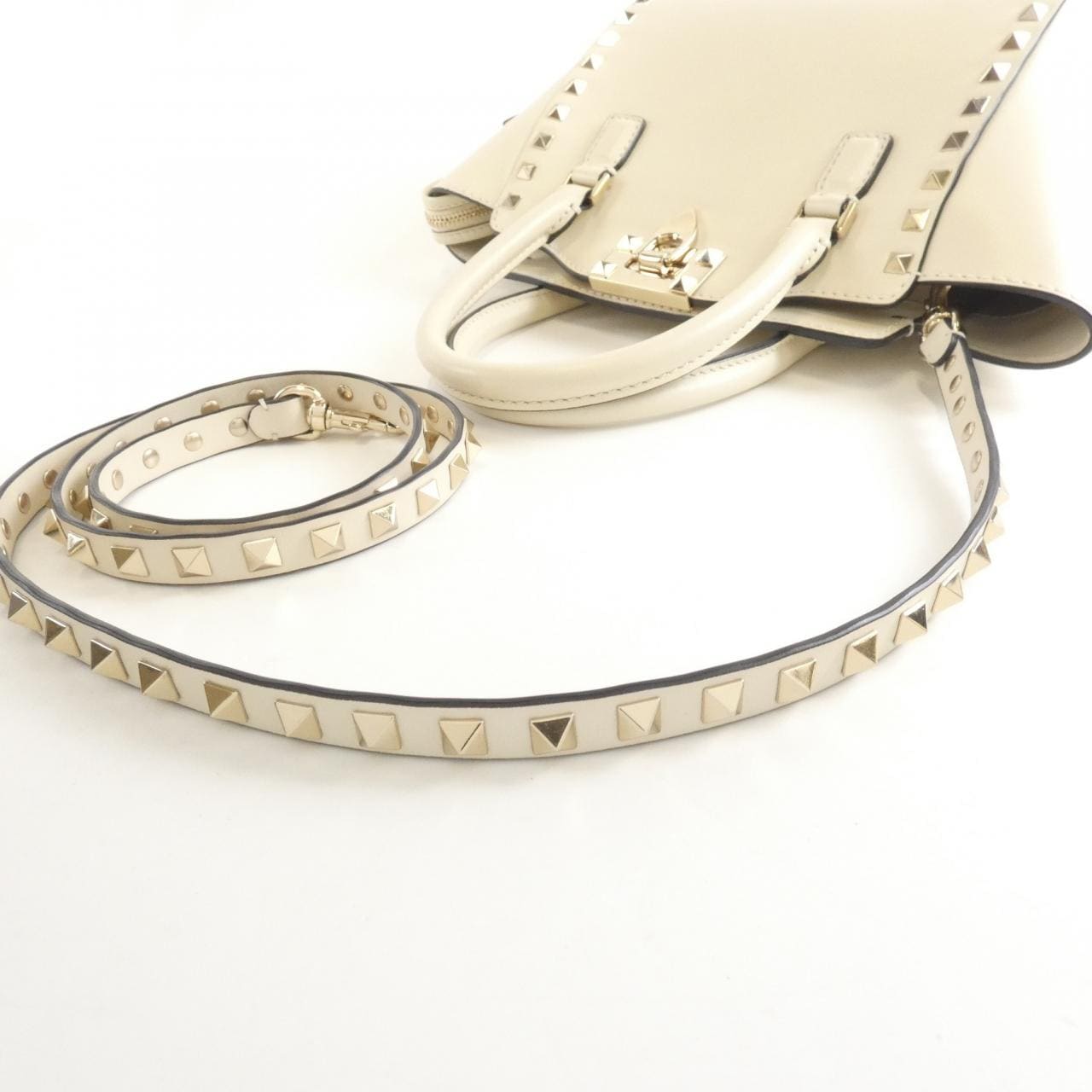 ヴァレンティノガラヴァーニ KW2B0856BOL バッグ