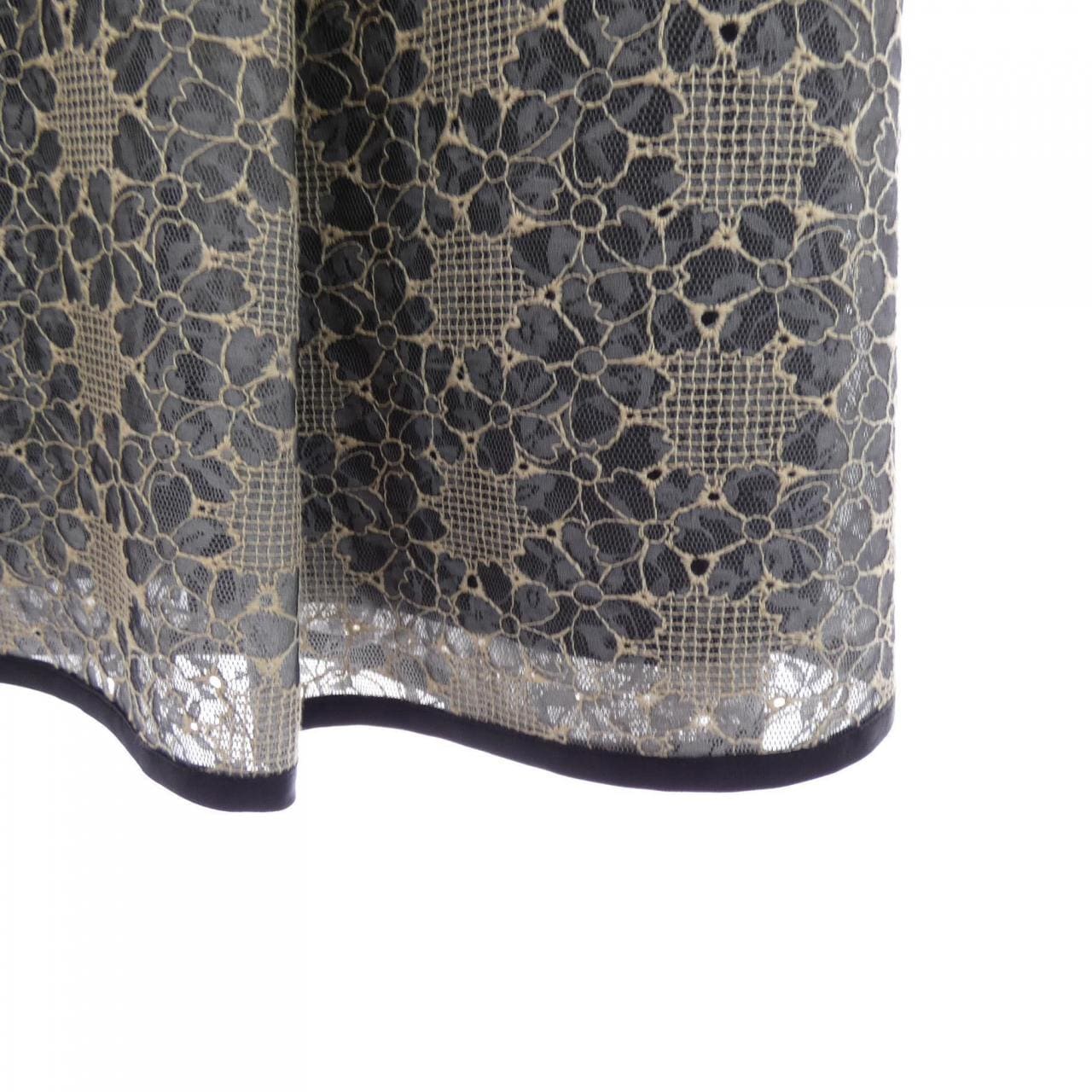 トゥービーシック TO BE CHIC スカート