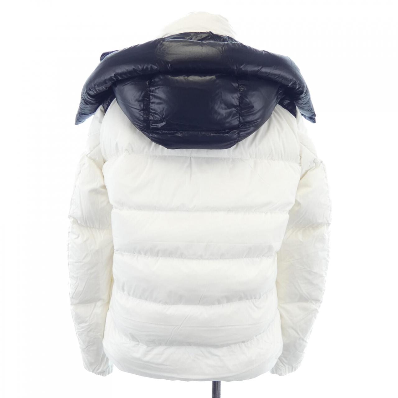 モンクレール MONCLER ダウンジャケット