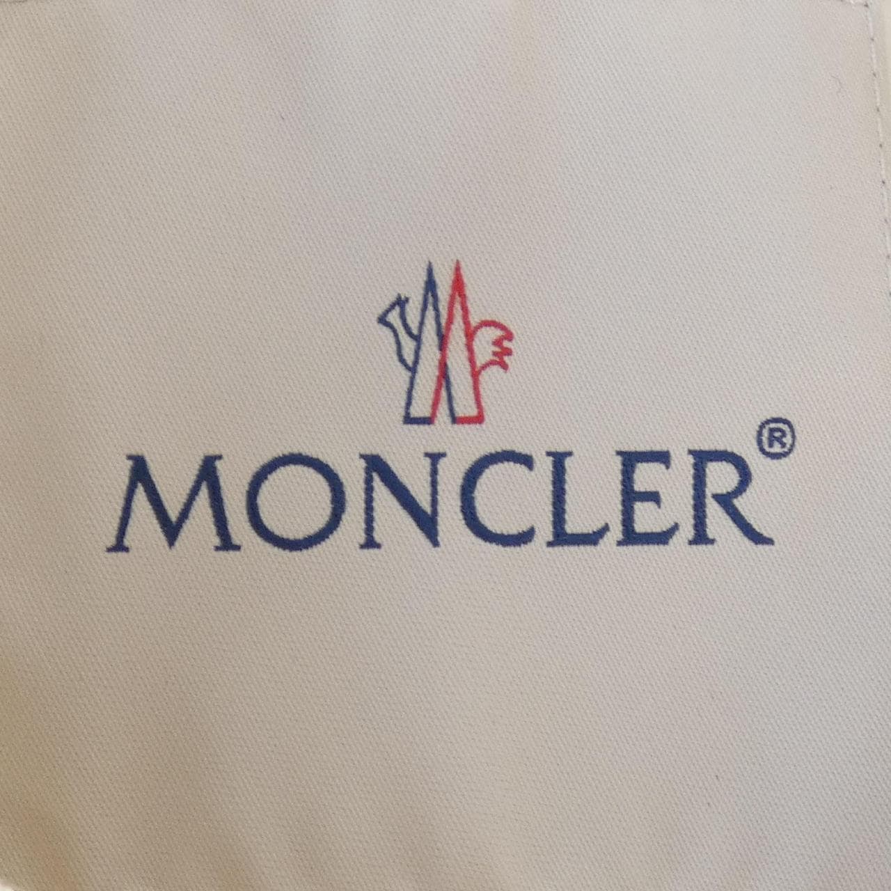 モンクレール MONCLER ダウンジャケット