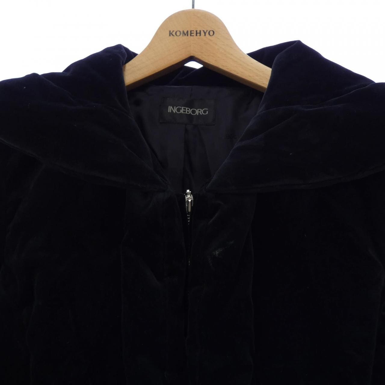 インゲボルグ INGEBORG ダウンジャケット