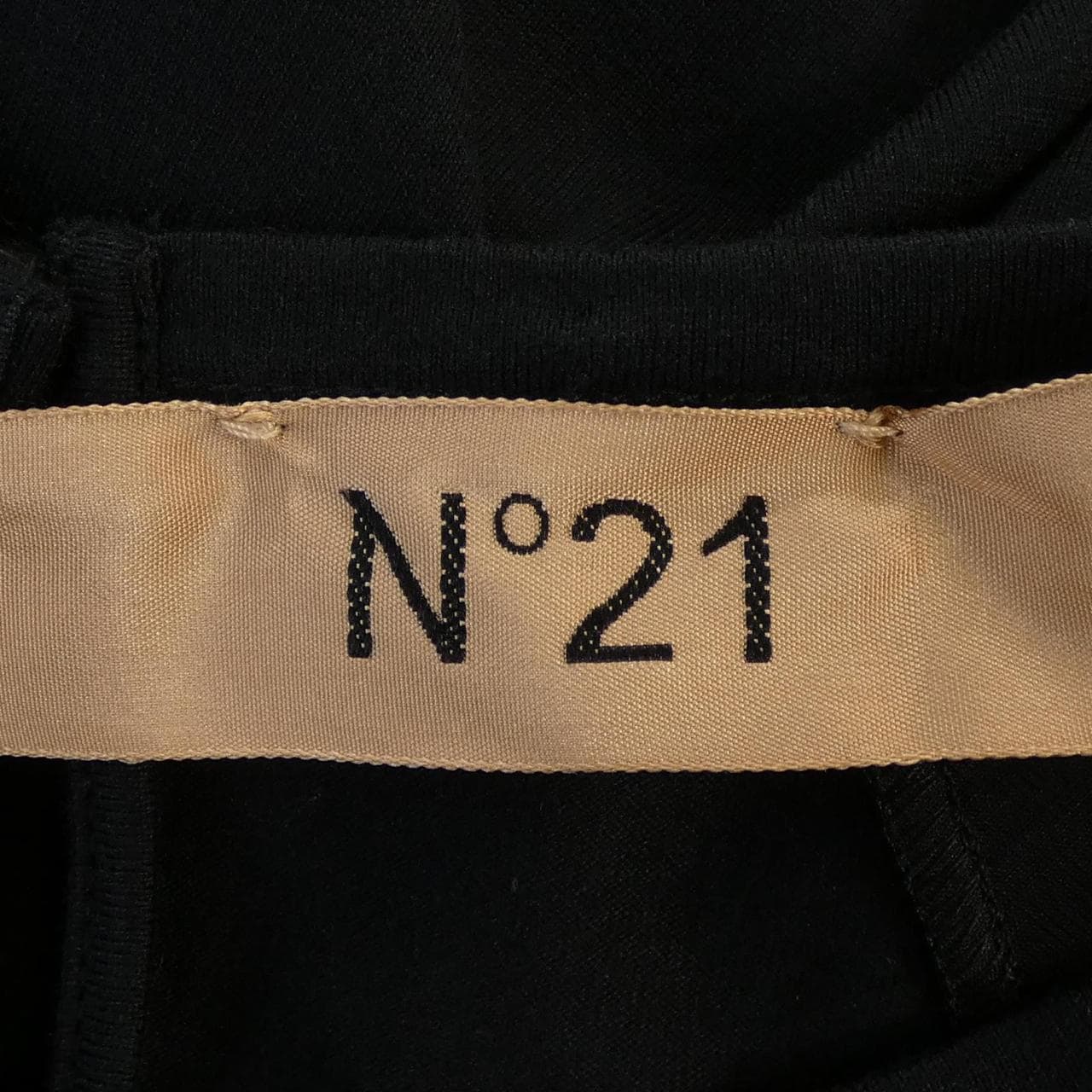 ヌメロヴェントゥーノ N°21 トップス