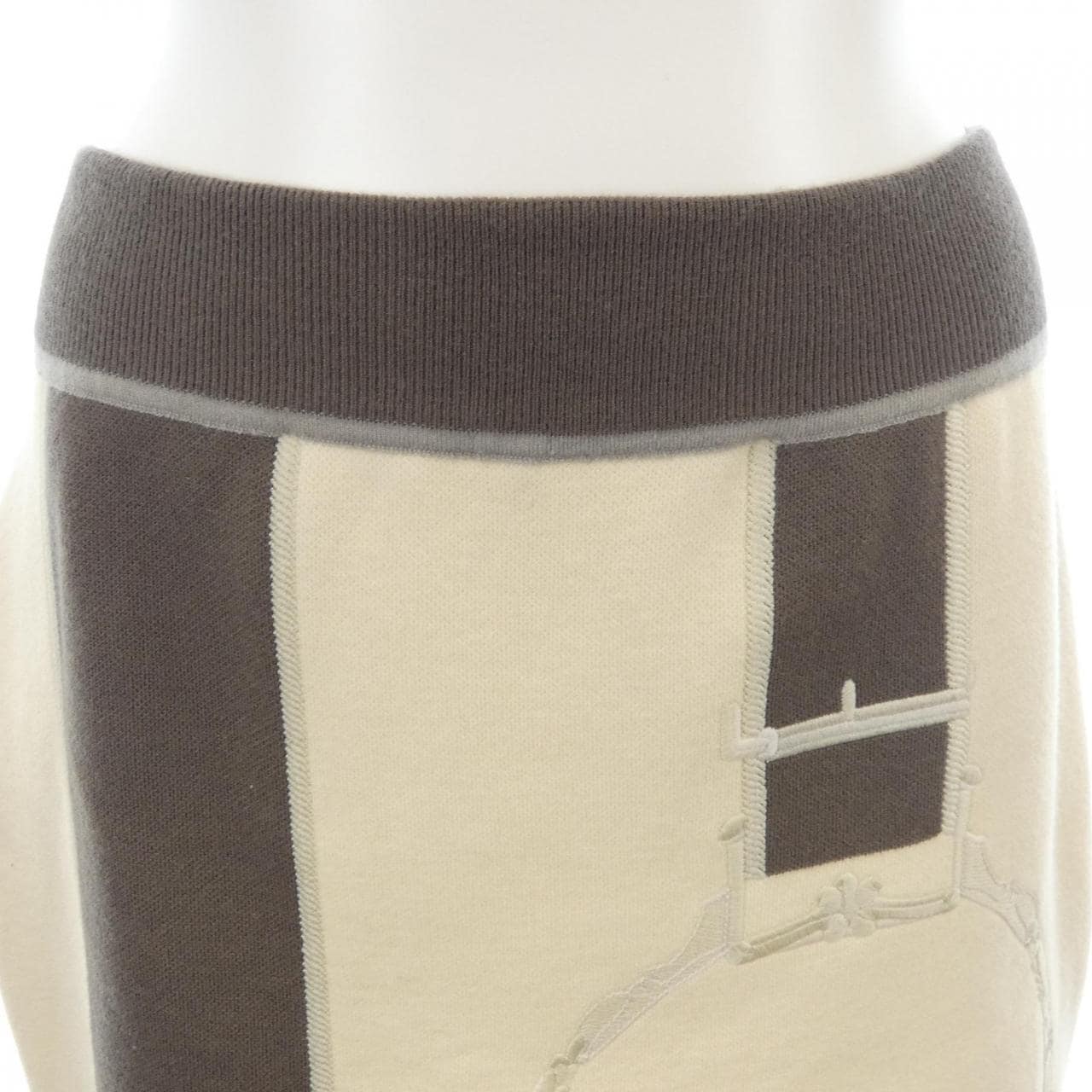 エルメス HERMES ETRIERS　STIRRS 4E2323D5 スカート