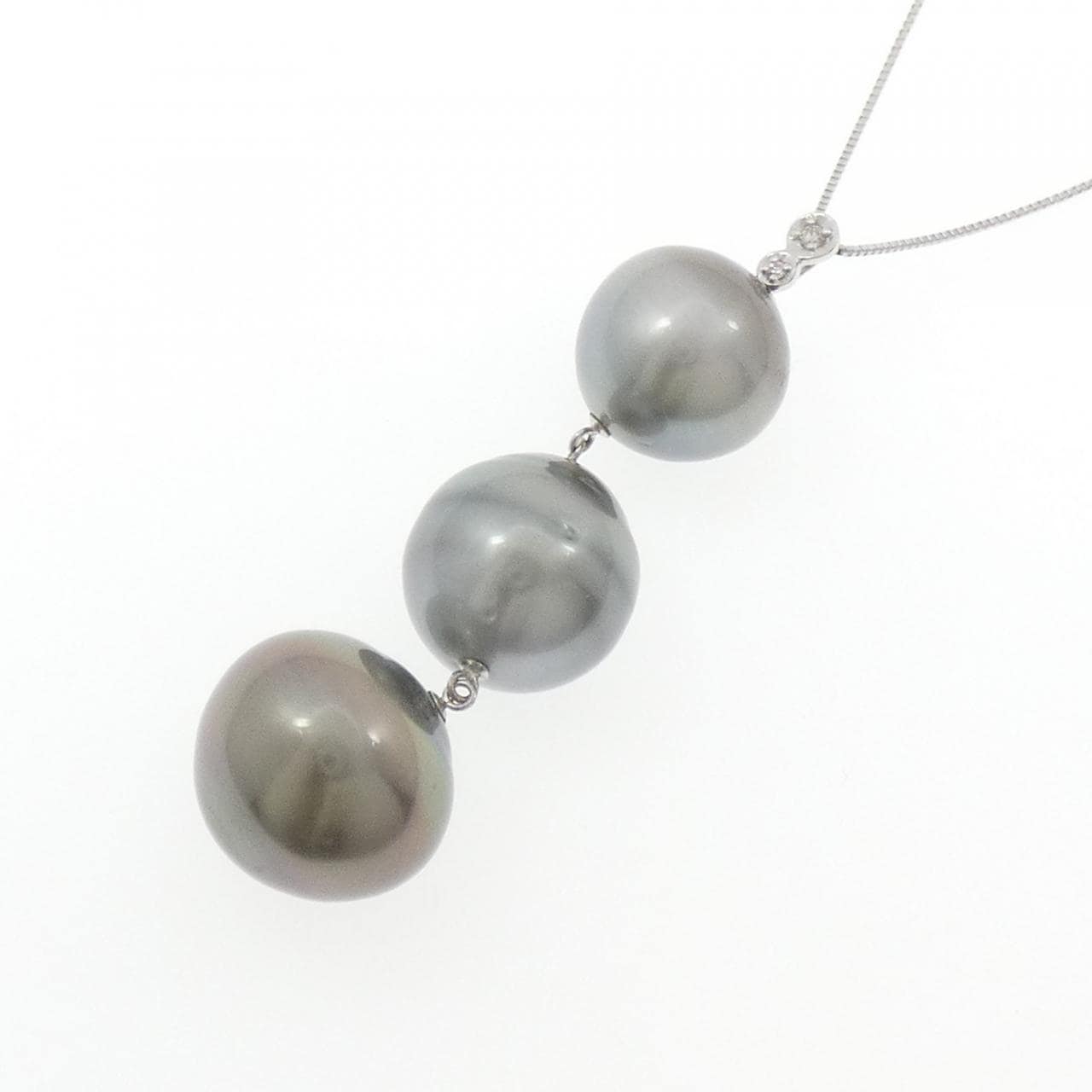 K18WG Black Butterfly Pearl Necklace