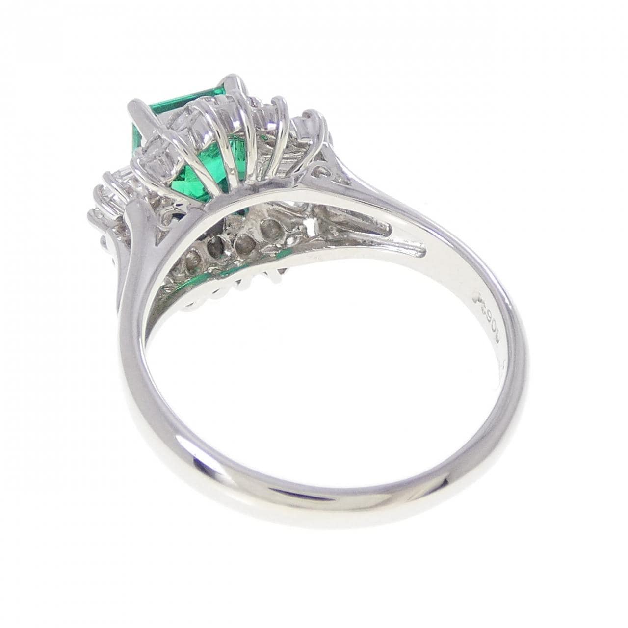 PT900 エメラルド リング 0.90CT