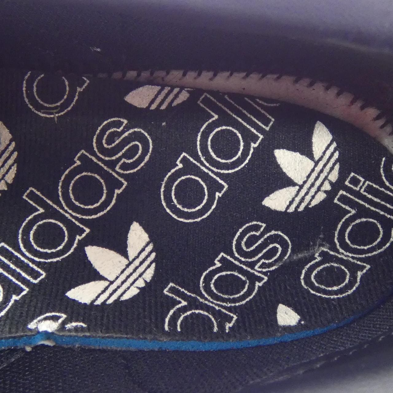 アディダス ADIDAS DB3021 スニーカー
