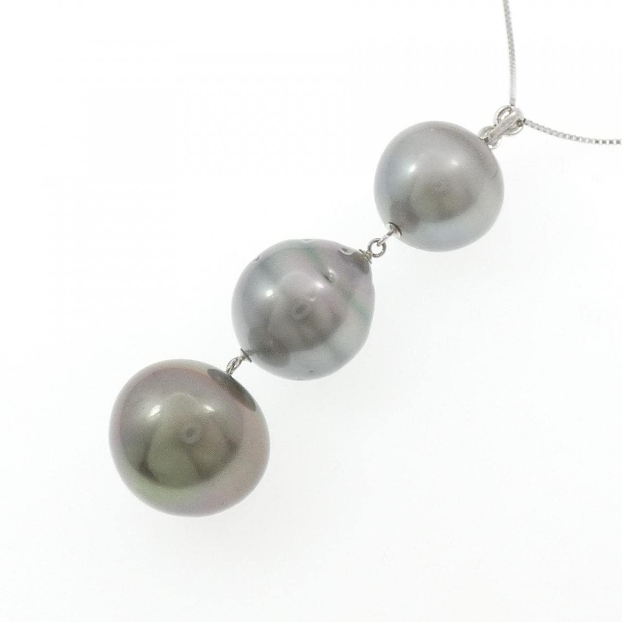 K18WG Black Butterfly Pearl Necklace