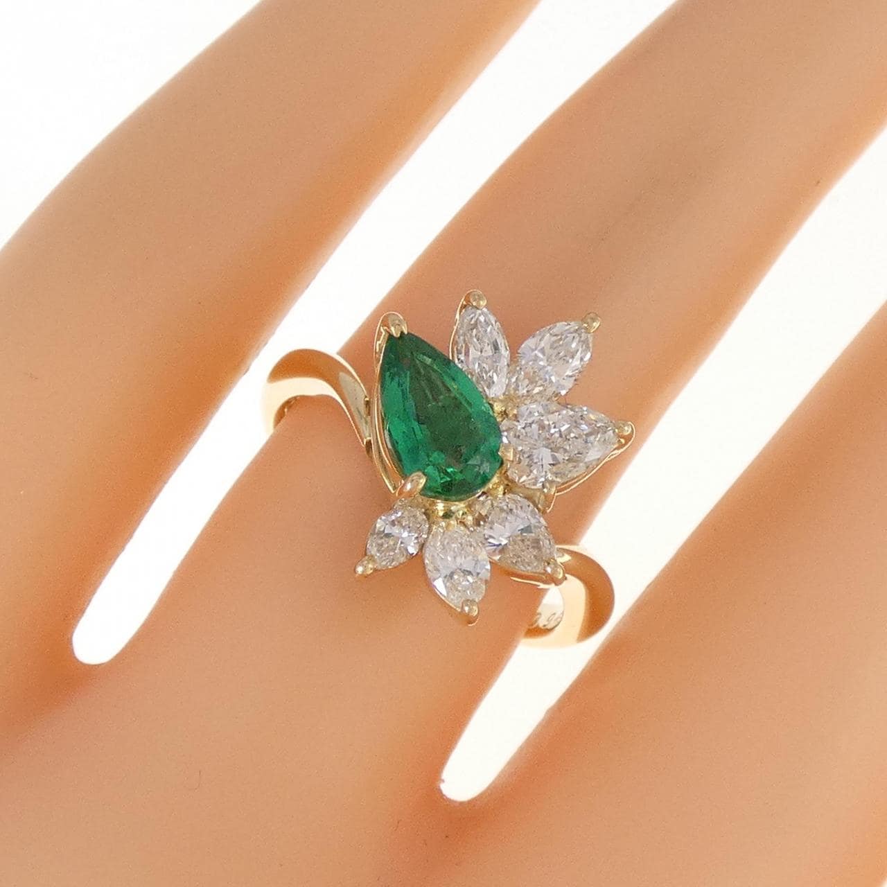 K18YG emerald ring 0.67CT