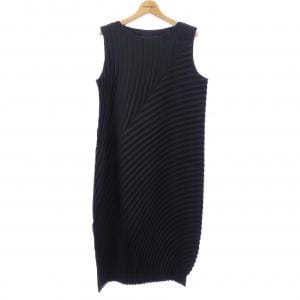 イッセイミヤケ ISSEY MIYAKE ワンピース BLACK IM83FH119 ワンピース