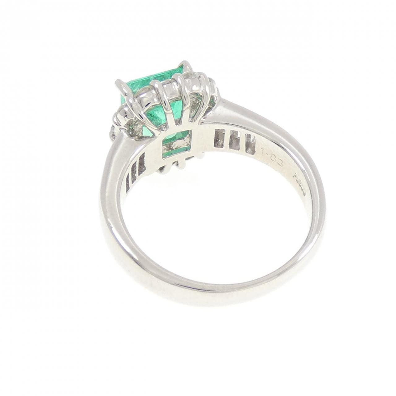 PT900 エメラルド リング 1.83CT