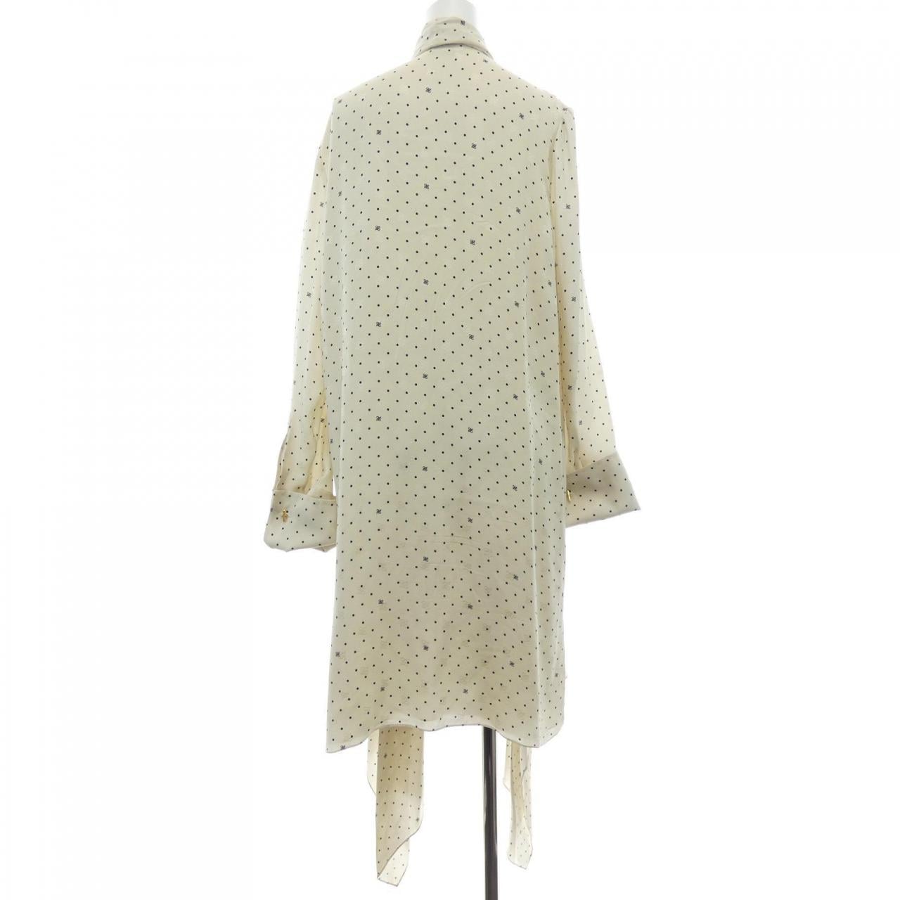 フェンディ FENDI カリグラフィ CALLIGRAPHY FDB658 AGU1 ワンピース