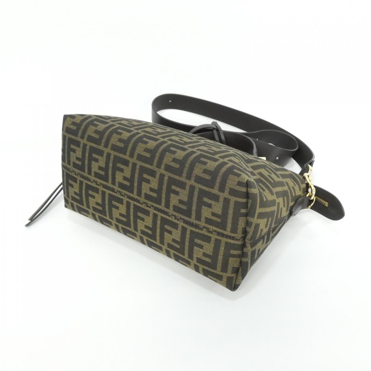 【新品】フェンディ バイ ザ ウェイ ソフト ミディアム 8BL155 AFPM バッグ