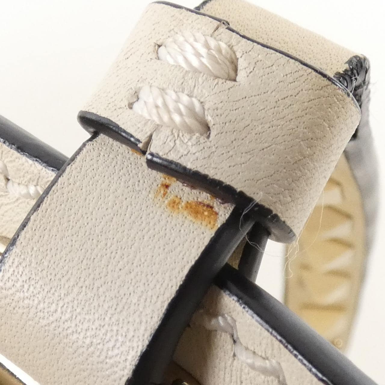 ヴァレンティノガラヴァーニ バッグ