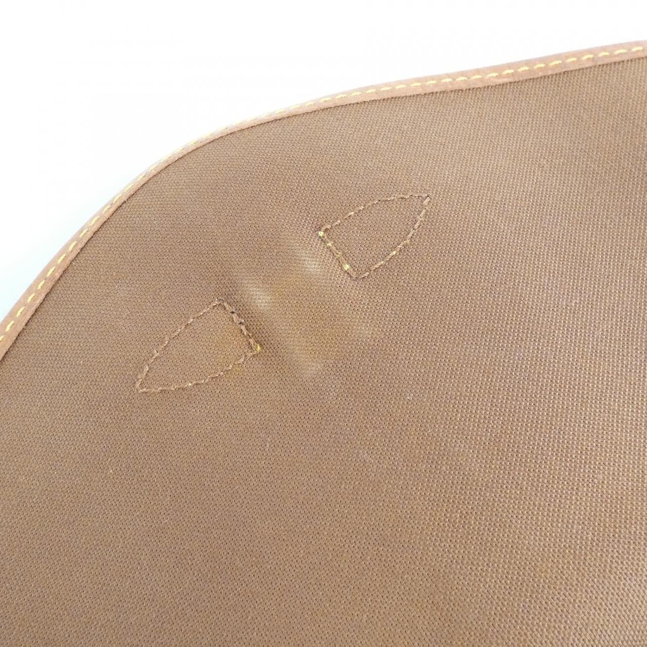 ルイヴィトン モノグラム ソミュール 30cm M42256 ショルダーバッグ