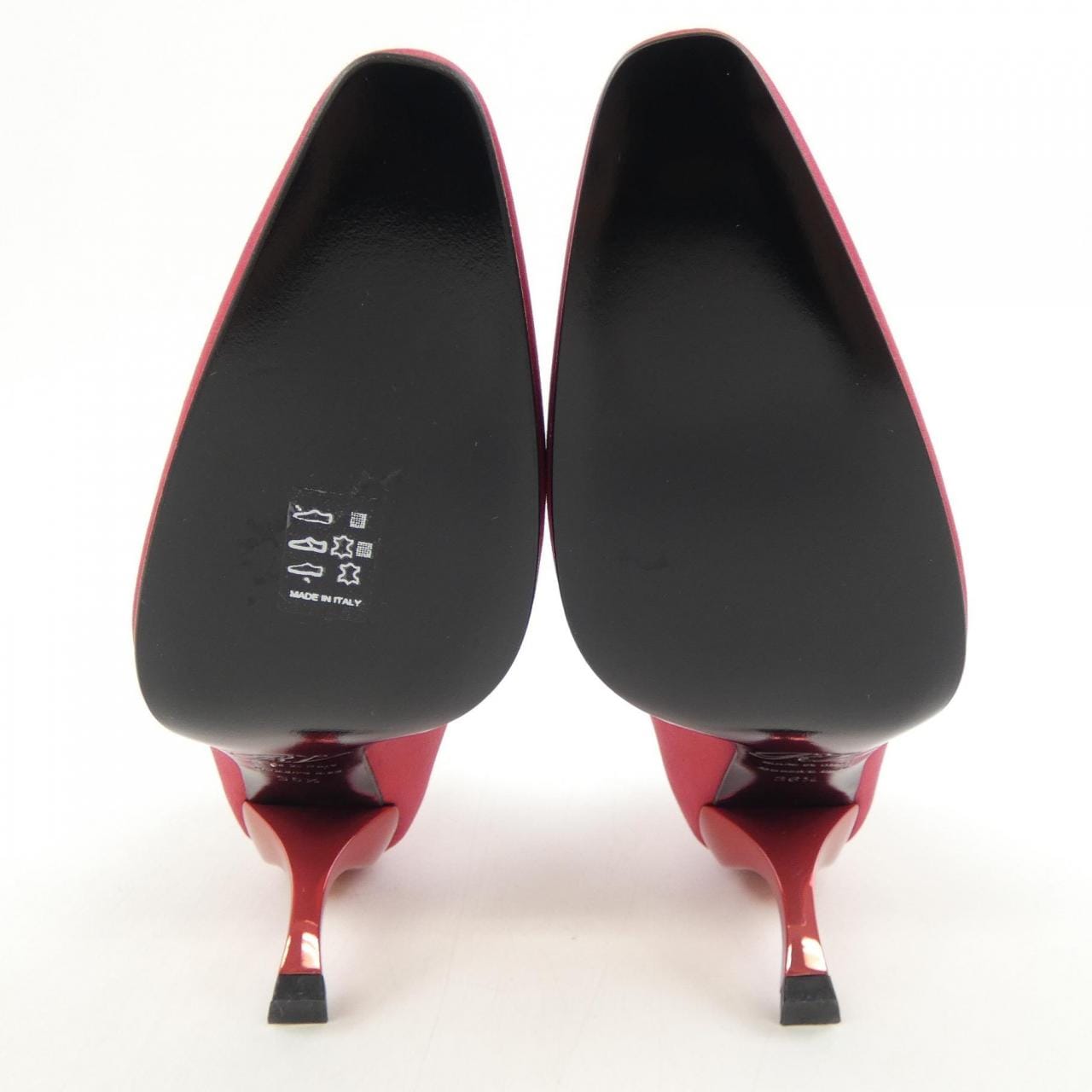 ロジェヴィヴィエ ROGER VIVIER パンプス