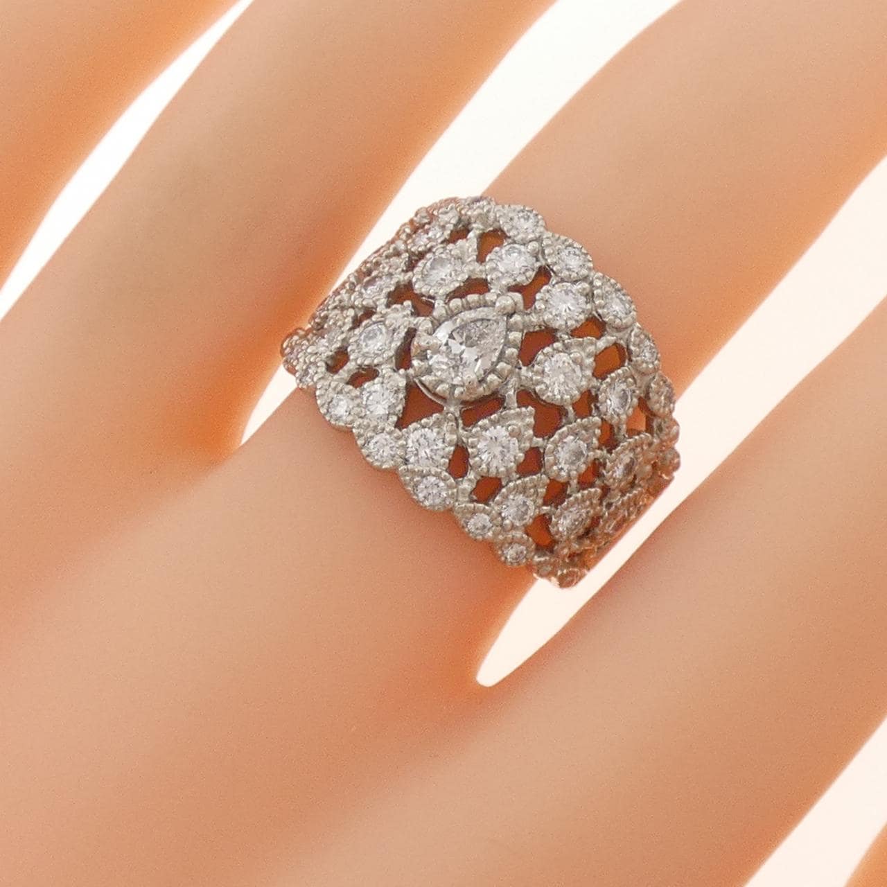 クイーン ダイヤモンド リング 1.11CT