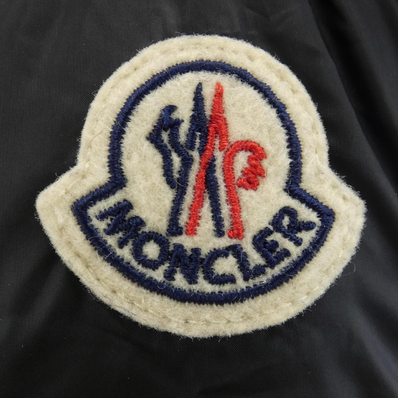モンクレール MONCLER ダウンジャケット