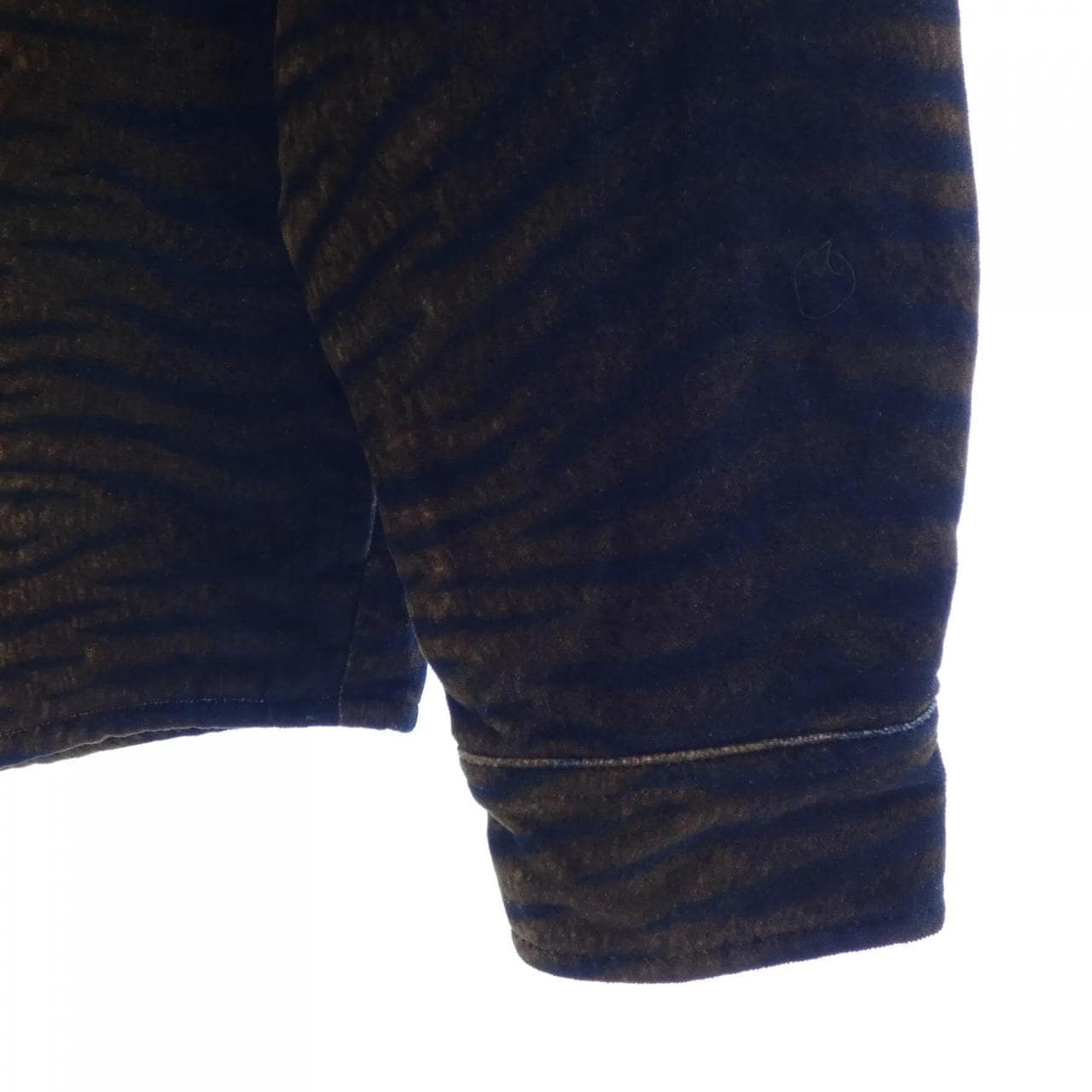 シュプリーム SUPREME Quilted Lined Hooded Velv シャツ