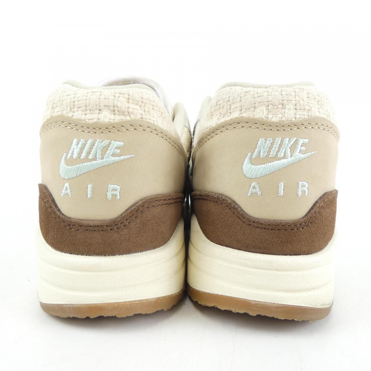 ナイキ NIKE スニーカー