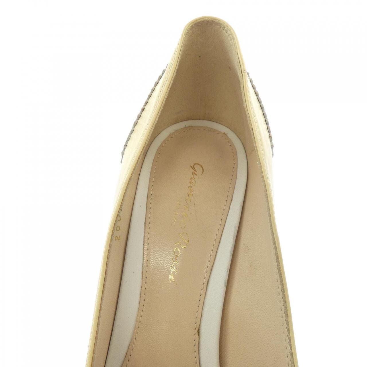 ジャンヴィトロッシ GIANVITO ROSSI パンプス