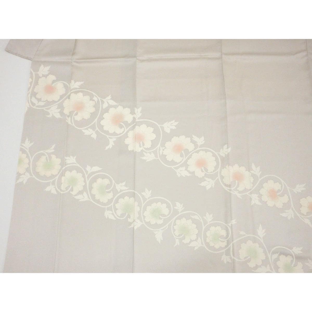 訪問着　友禅加工刺繍入り