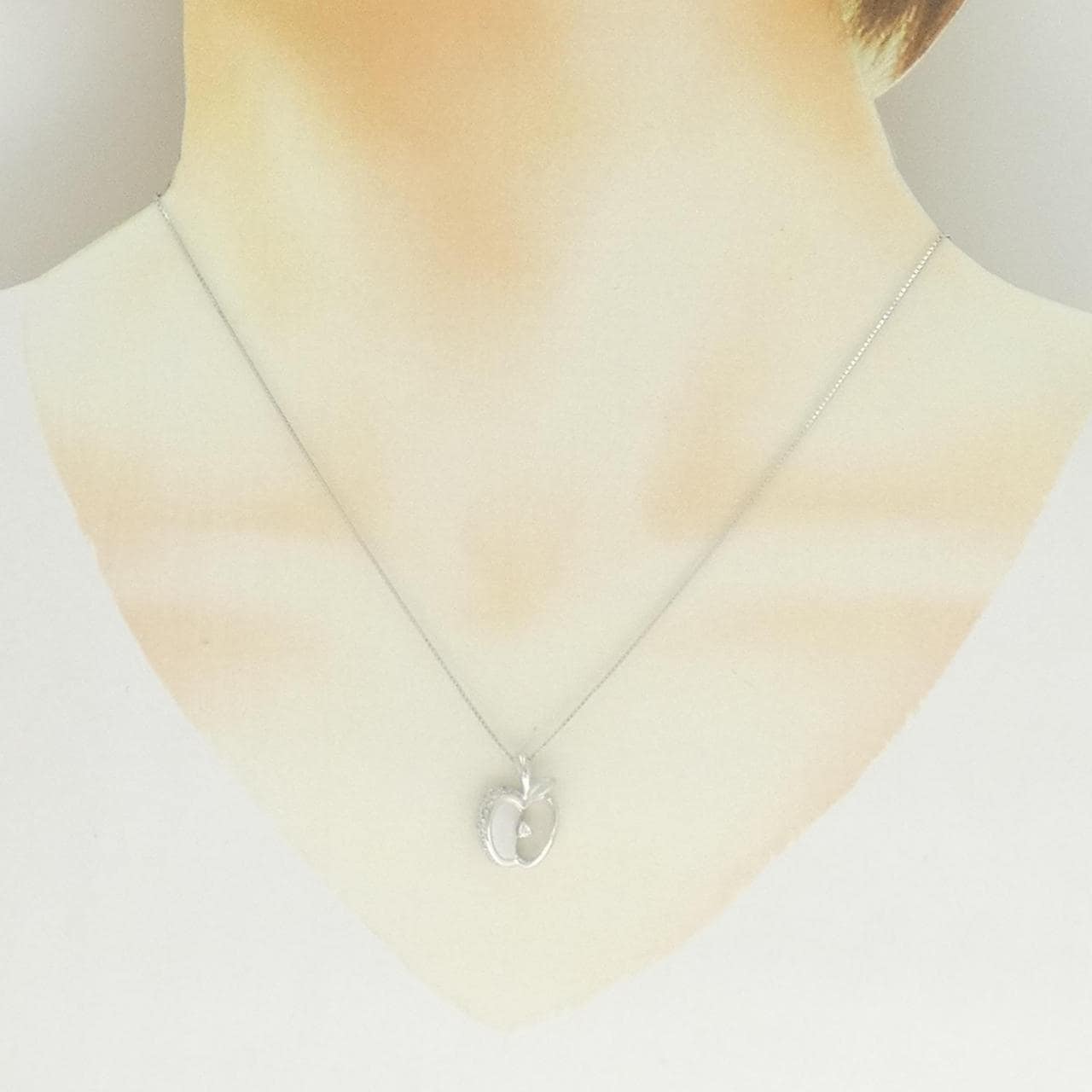 K18WG アップル ダイヤモンド ネックレス 0.20CT