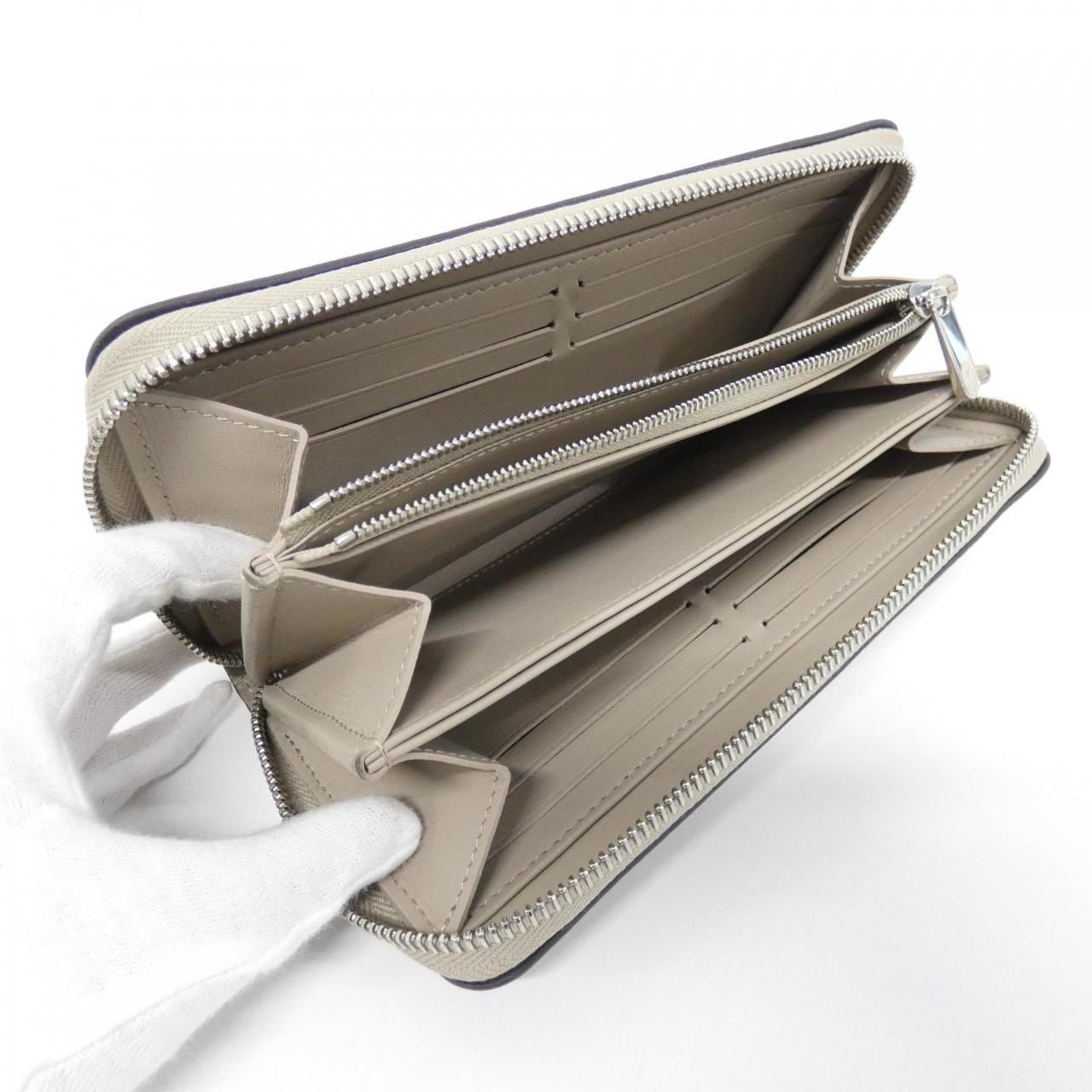 ルイヴィトン マヒナ ジッピー ウォレット M69821 財布