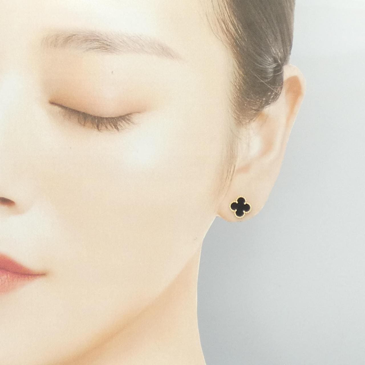 ヴァンクリーフ&アーペル スウィートアルハンブラ ピアス