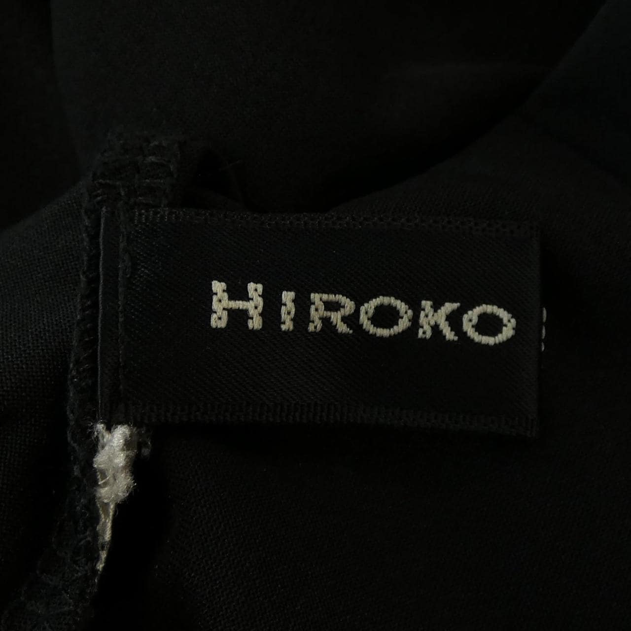 ヒロココシノ HIROKO KOSHINO トップス