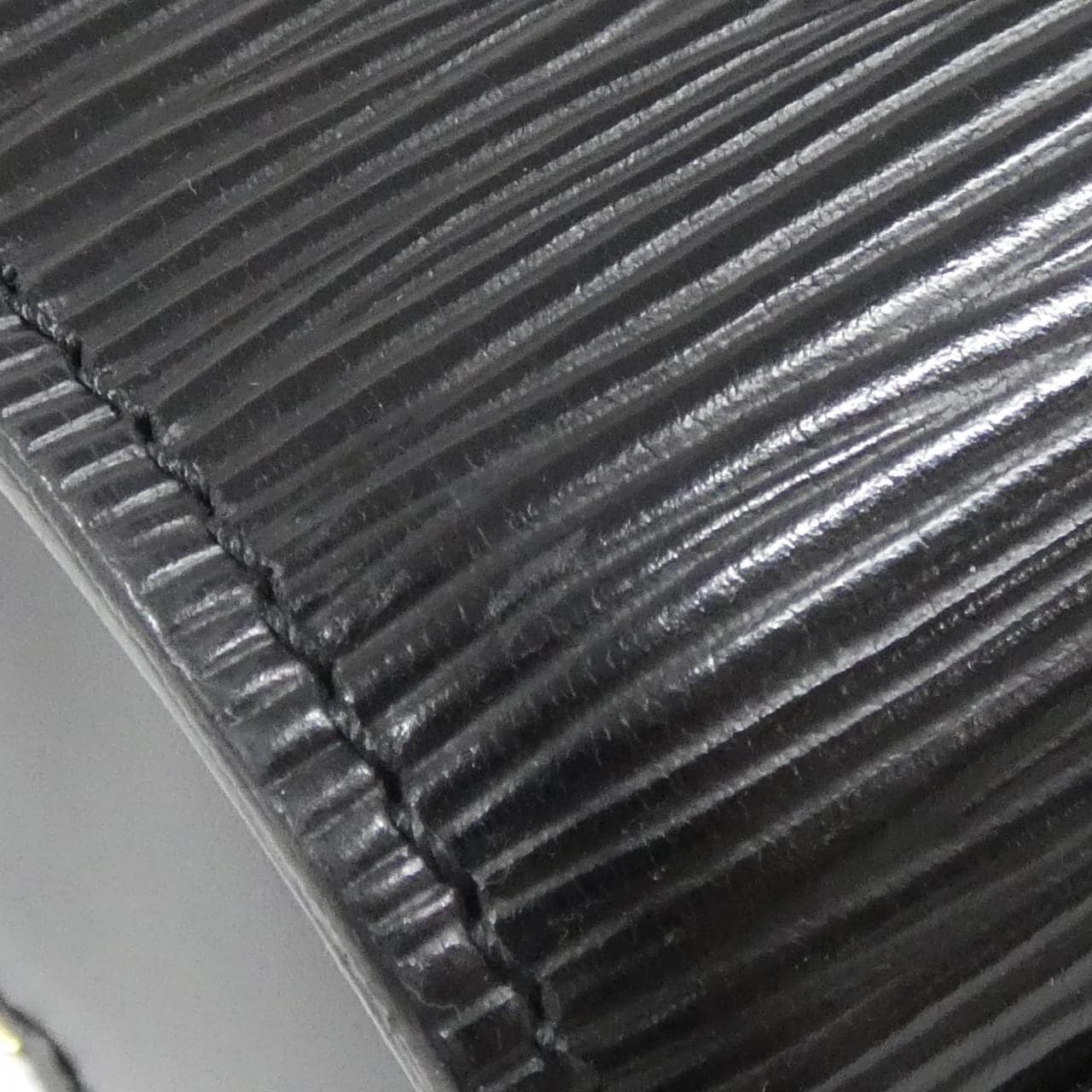 ルイヴィトン エピ ポンヌフ M52052 バッグ