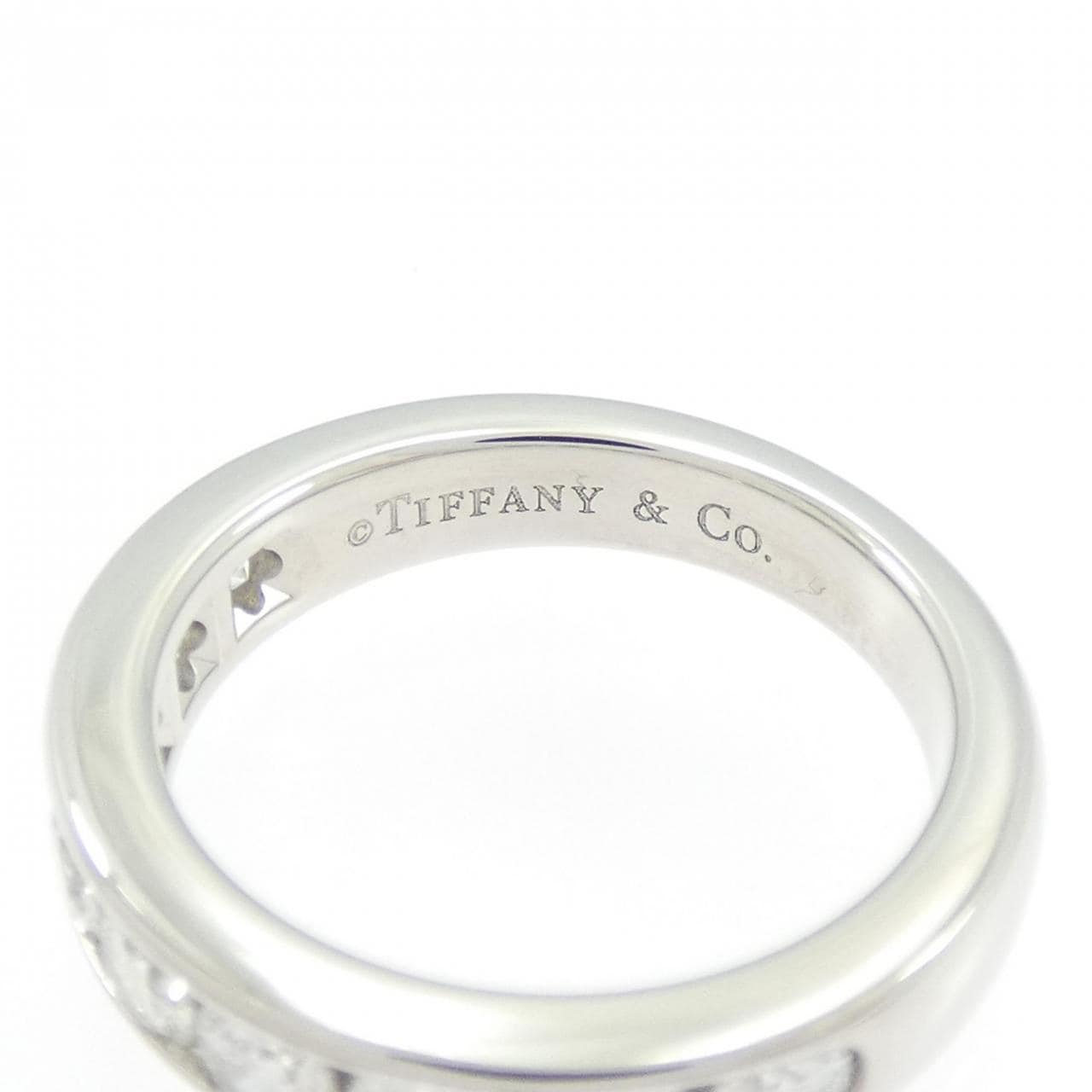 ティファニー ハーフサークル チャネルセッティング リング
