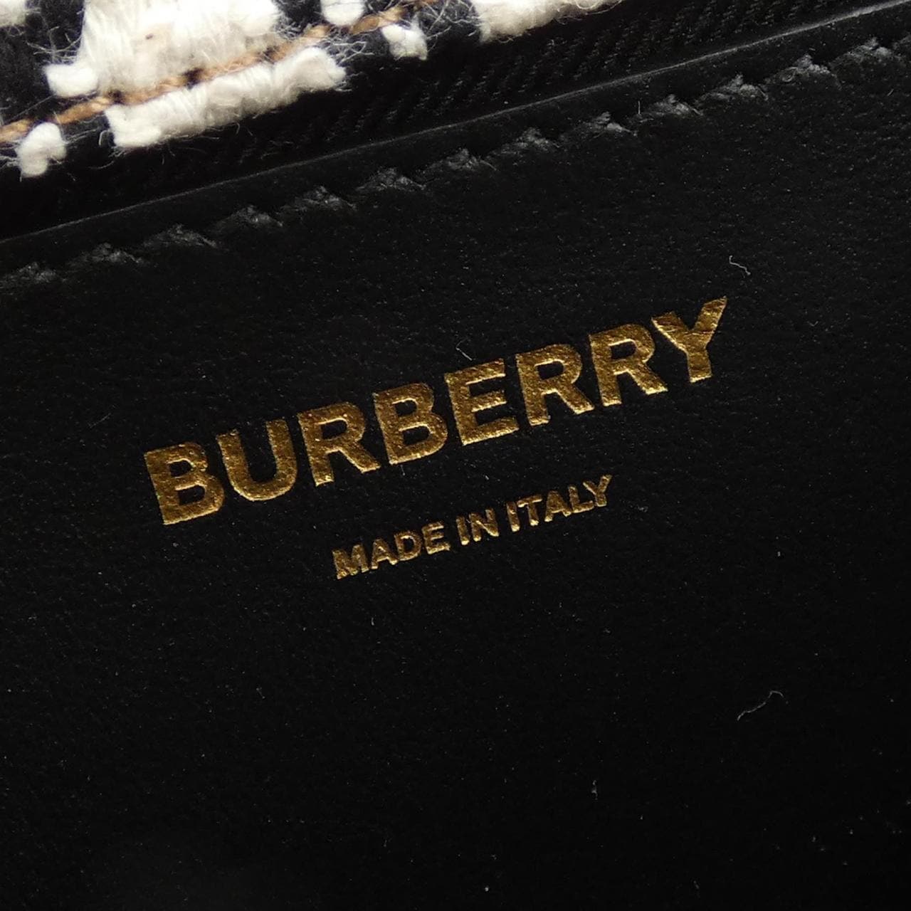 BURBERRY包