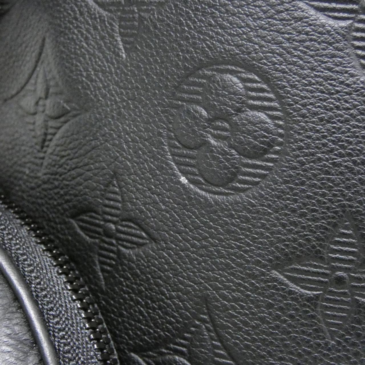 ルイヴィトン モノグラム シャドウ デュオ スリングバッグ M21890 ボディバッグ