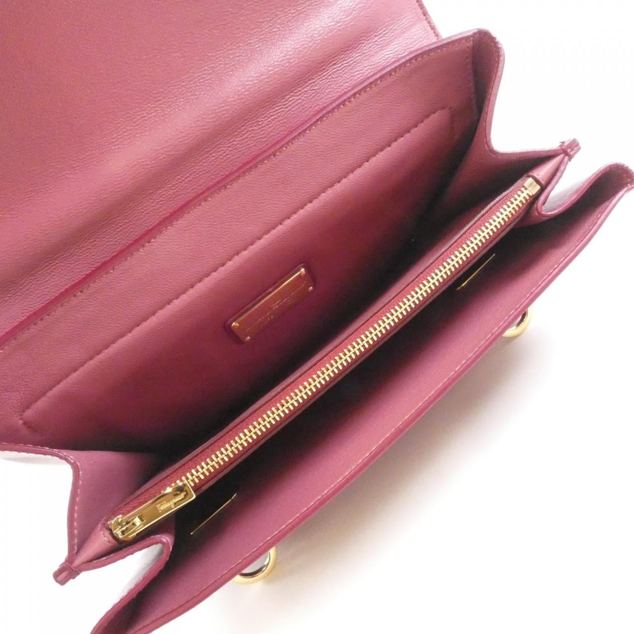 サルヴァトーレフェラガモ 21 F275 バッグ