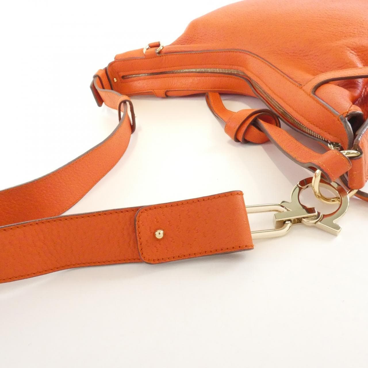 サルヴァトーレフェラガモ バッグ