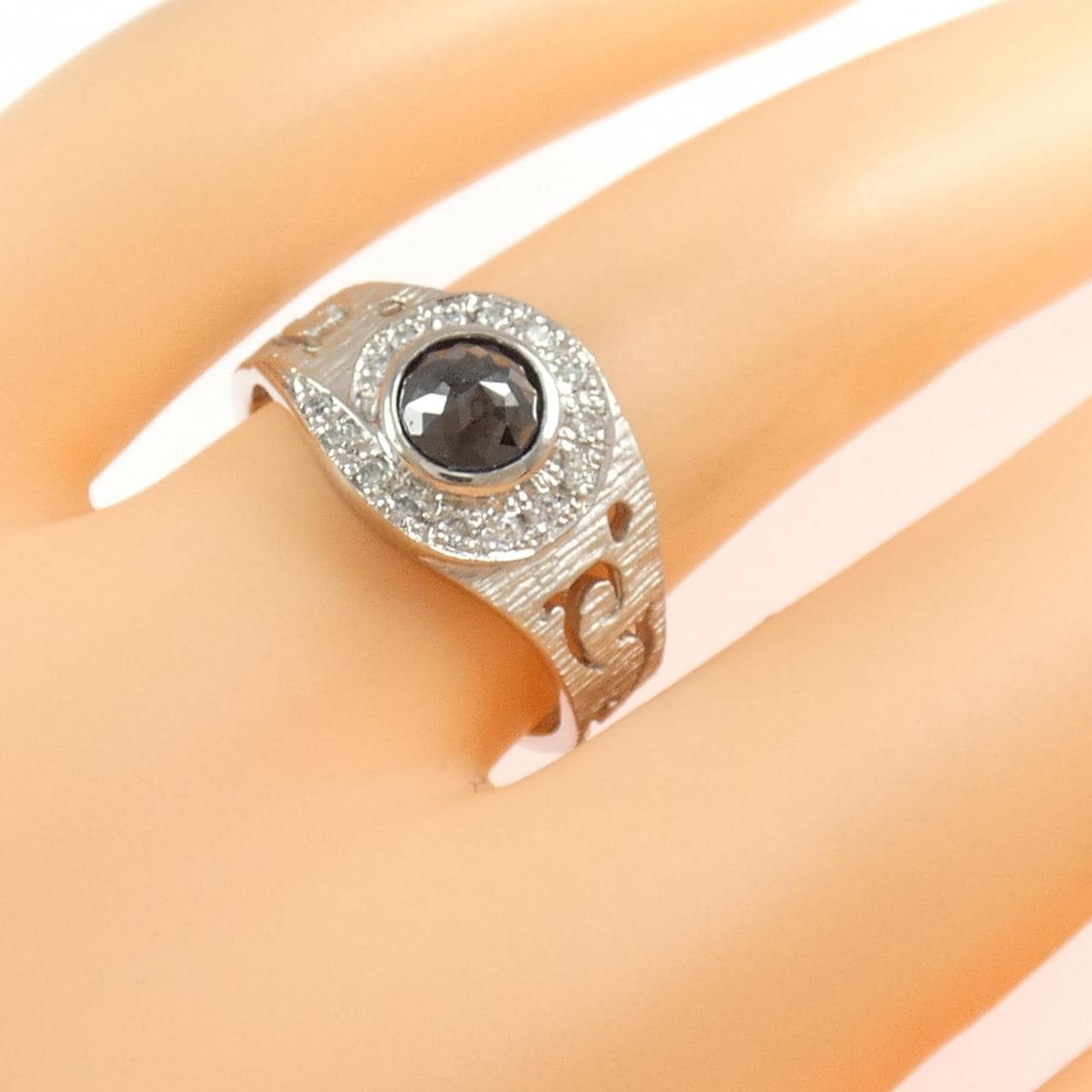 PT900 ダイヤモンド リング 0.82CT