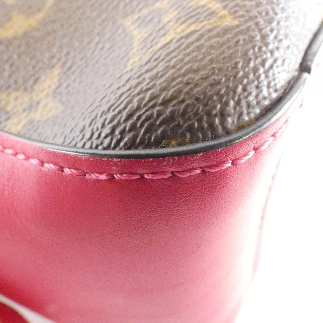 ルイヴィトン モノグラム サントンジュ M43557 ショルダーバッグ