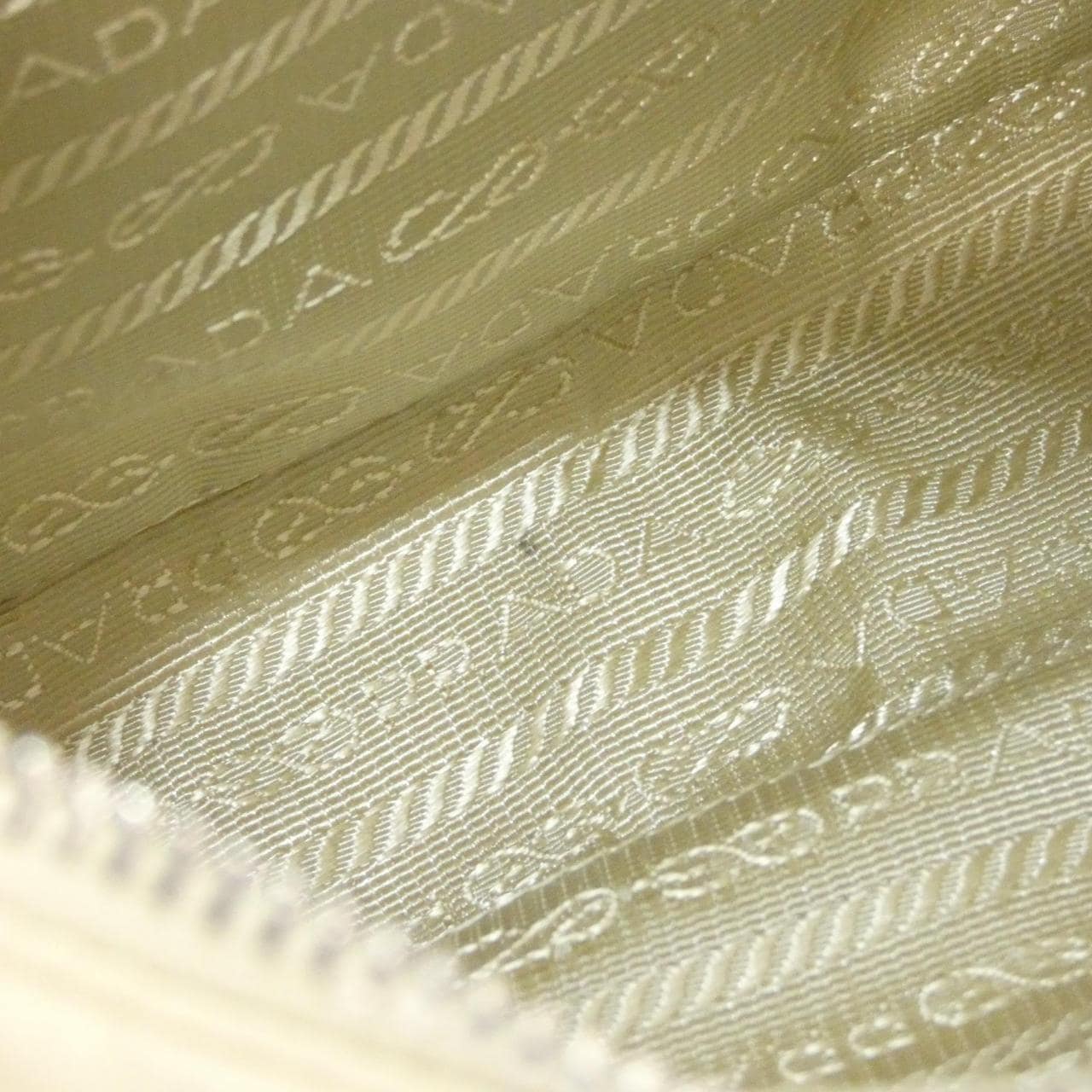 プラダ 1NE204 ショルダーバッグ