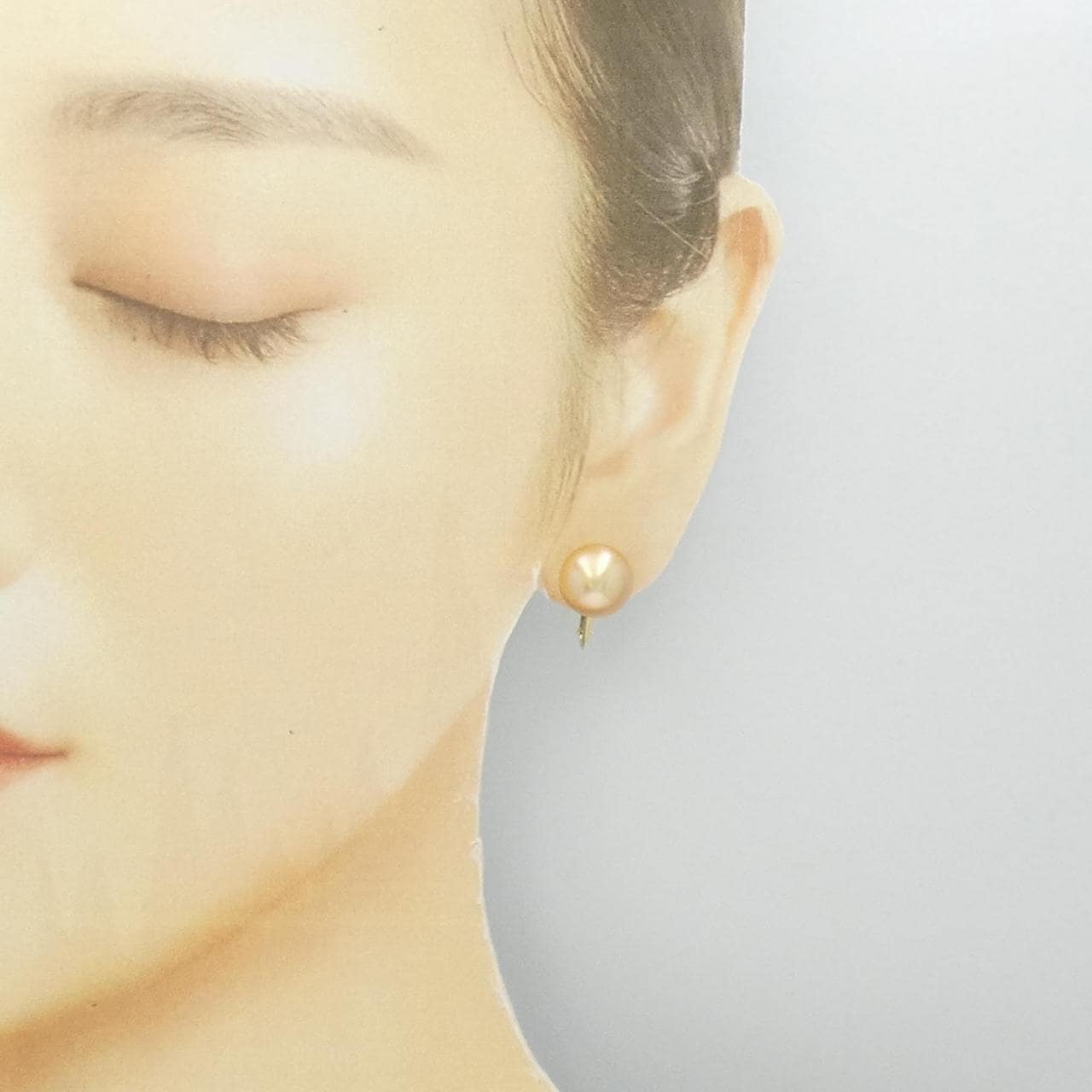 Tasaki White Butterfly Pearl earrings 11mm
