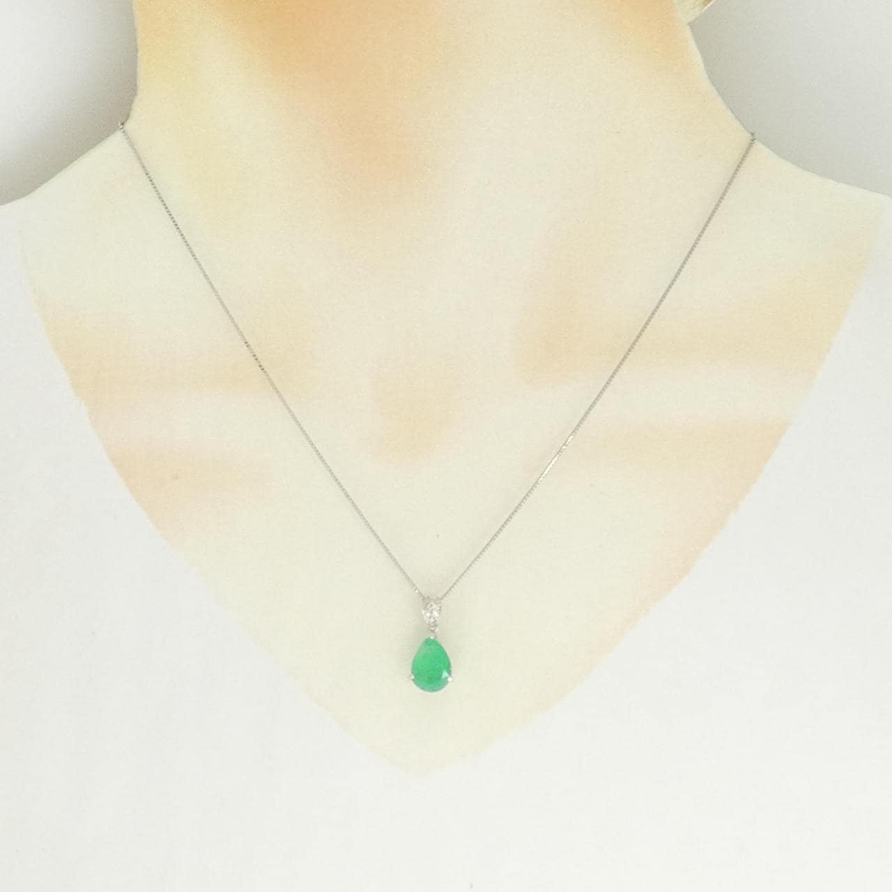 PT950/PT850 エメラルド ネックレス 2.25CT
