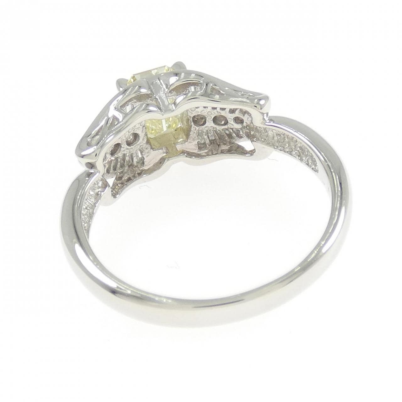 PT900 ダイヤモンド リング 0.742CT