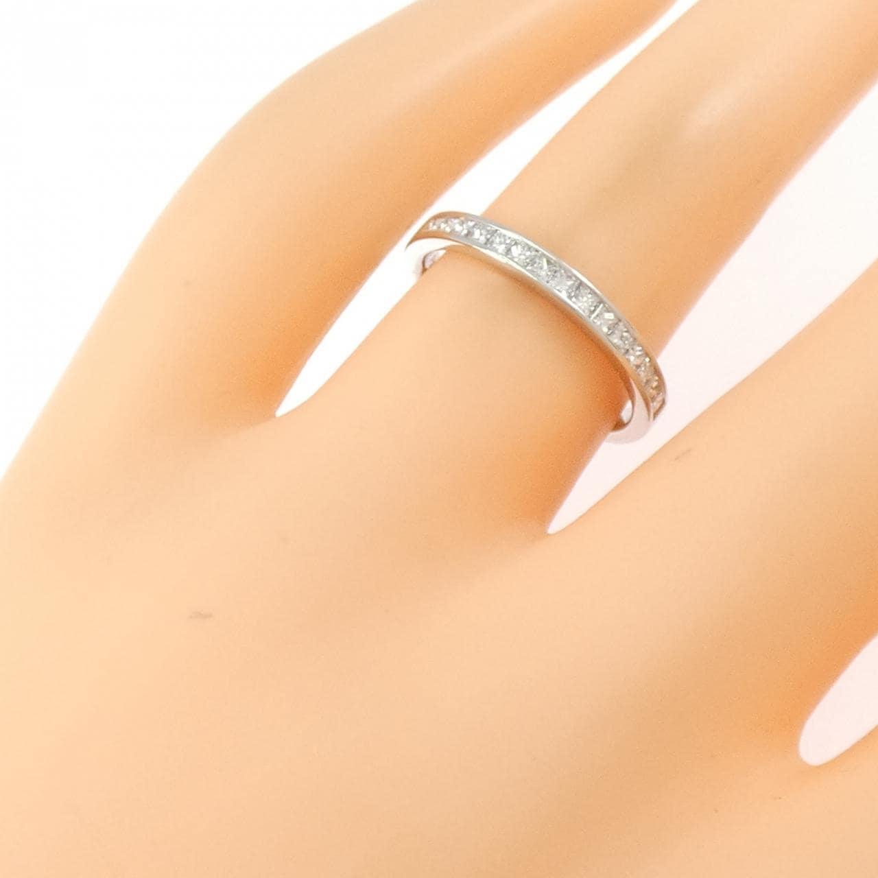 PT950 ハーフエタニティ ダイヤモンド リング 0.30CT